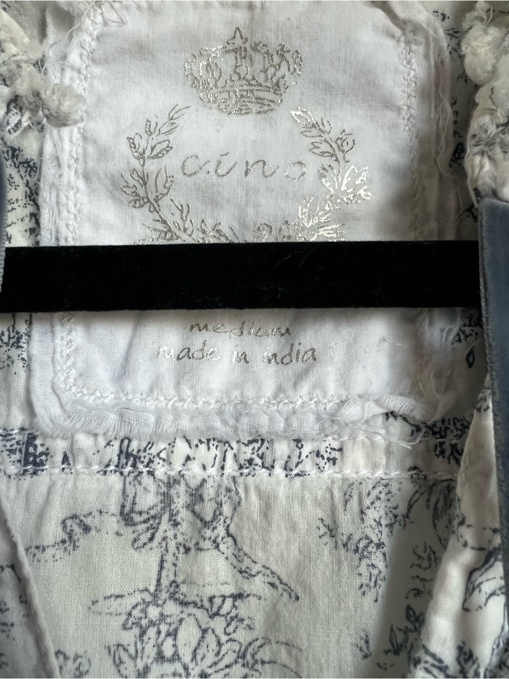 Cinco Toile Off Ruffled Button Down - Picture 4 of 6
